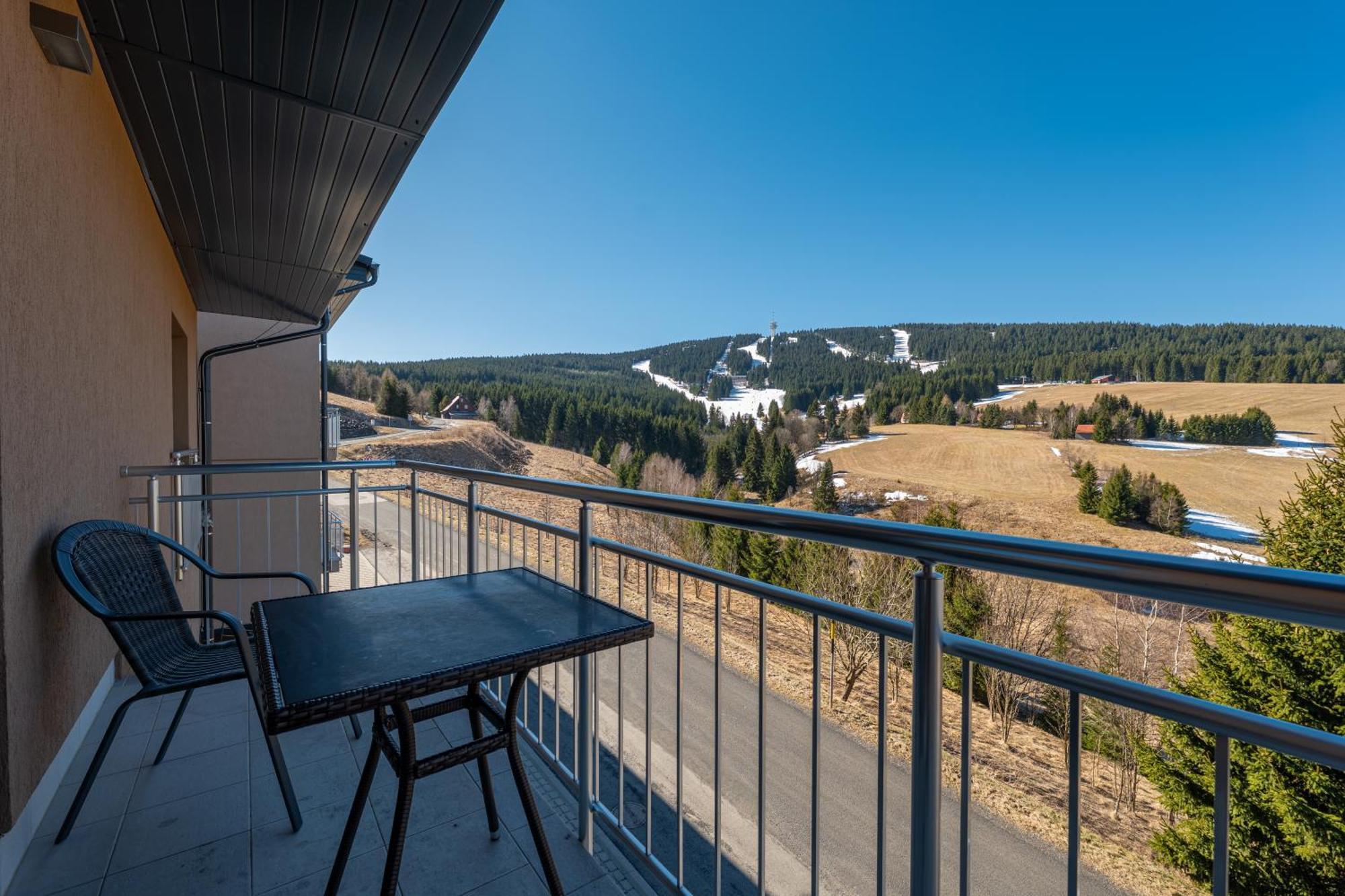 Apartmany Na Vyhledech Loucna pod Klinovcem Bilik gambar